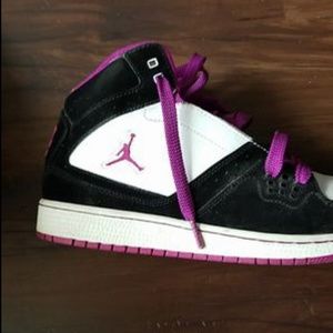 Women's Jordans size 8